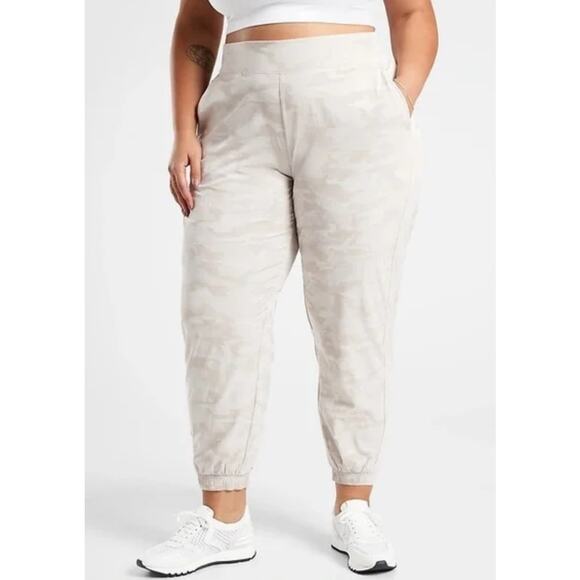 Athleta Pants - Athleta Brooklyn Camo Jogger Women 24 Beige Athletic Sporty Pants Athleisure